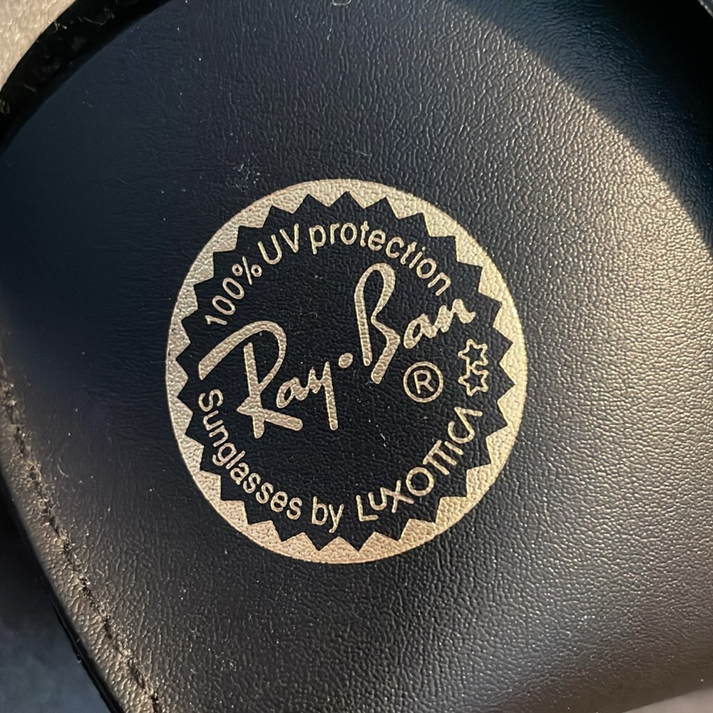 Ray-Ban glasses case - Picture 5 of 6